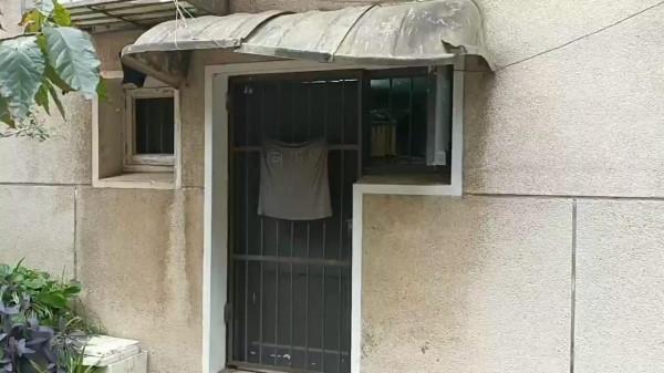 男子蝸居8平米出租屋21年復原《紅樓夢》 男子蝸居8平米出租屋21年復原《紅樓夢》