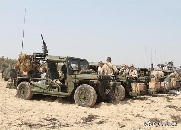 為V22&OpenCurlyDoubleQuote;魚鷹&rdquo;設計的裝備：M1161&OpenCurlyDoubleQuote;咆哮者&rdquo;輕型突擊車