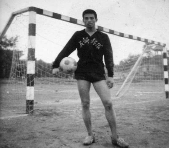 淺談蘇永舜那屆國足參加第十二屆世預賽的主力陣容(後防篇) 淺談蘇永舜那屆國足參加第十二屆世預賽的主力陣容(後防篇)