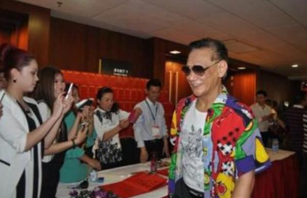 2015年何家駒去世：香港“四大惡人”之首，曾在3天內輸掉2000萬