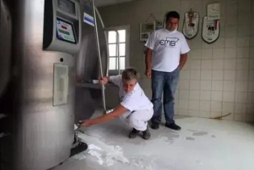 樓市也開始“倒牛奶”?380家房企寧願破產也不降價,原因出來了 樓市也開始“倒牛奶”?380家房企寧願破產也不降價,原因出來了