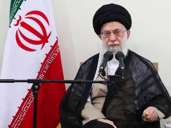 歐盟擬出臺防務檔案，伊朗模擬刺殺特朗普，印度人組隊恆河沐浴