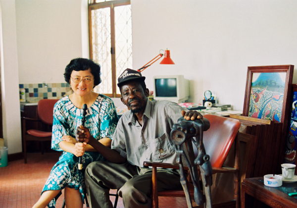 她是開國中將之女，辭去公職，與丈夫在非洲創業，獲中外兩國表彰！