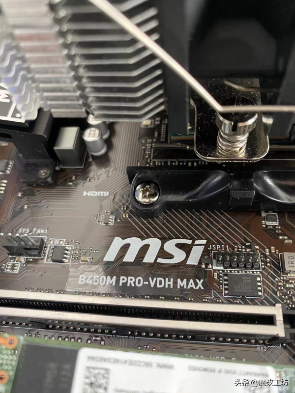 免費顯示卡跑分18萬!1300元AMD銳龍PRO8核16線處理器魯大師破70W 免費顯示卡跑分18萬!1300元AMD銳龍PRO8核16線處理器魯大師破70W