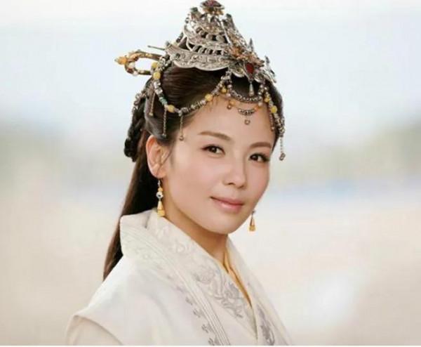 少女感別尬演，這6位演少女太辣眼，有人強裝可愛，有人刻意夾音