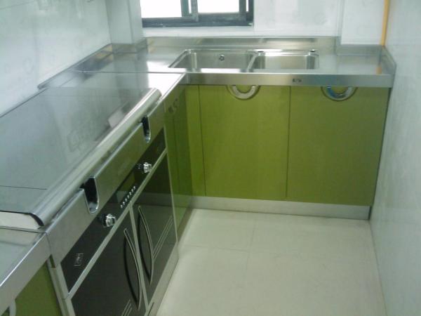 在老爸的堅持下,櫥櫃檯面安裝不鏽鋼,使用2年,只能說真香 在老爸的堅持下,櫥櫃檯面安裝不鏽鋼,使用2年,只能說真香