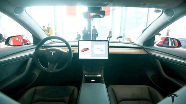 特斯拉model3小兄弟model2照片曝光，採用兩廂掀背設計