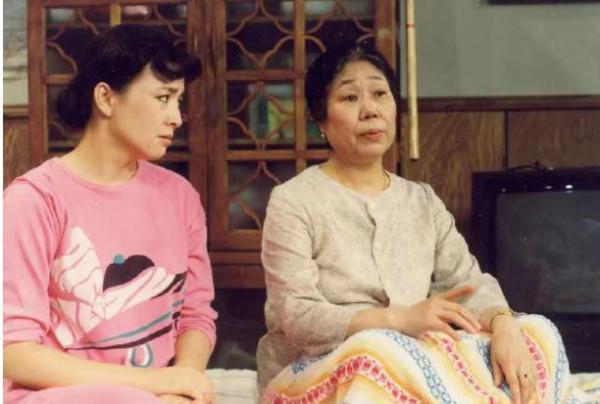 81歲韓影：50歲走紅，和丈夫相愛一生，兒子孫松58歲沒孩子