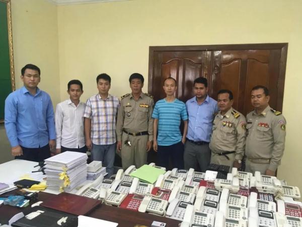 柬埔寨這群蓬頭垢面的“流浪漢”,竟是中國警察 柬埔寨這群蓬頭垢面的“流浪漢”,竟是中國警察