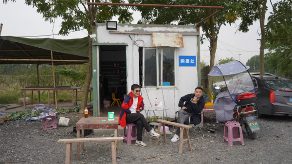 豪車停滿、買裝備花100多萬，釣魚是男人最後要佔領的高地？