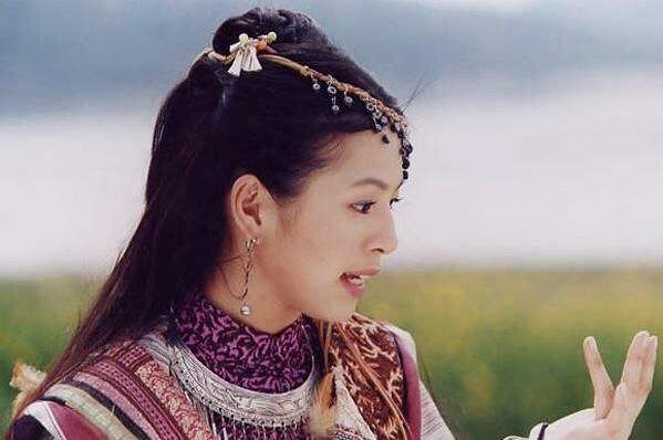 這4位女星，明明身高很高，卻長了一張“萌妹臉”！反差感太強了