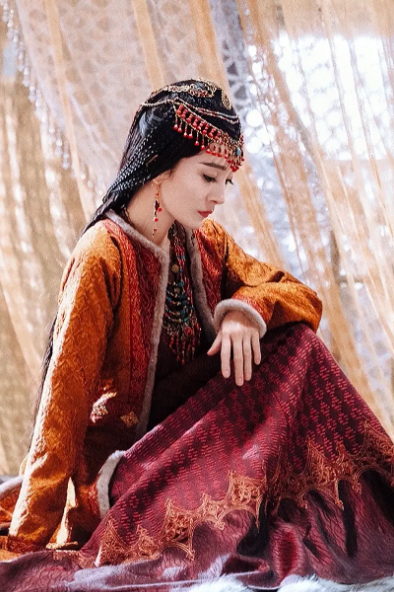 楊紫終結楊冪熱度冠軍，羅雲熙新劇與王一博差一天，鵝又要輸了？