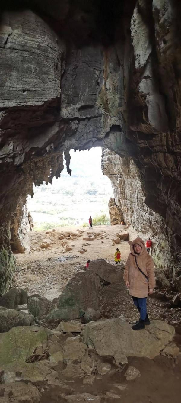 陽朔網紅景點四方巖（土匪洞）