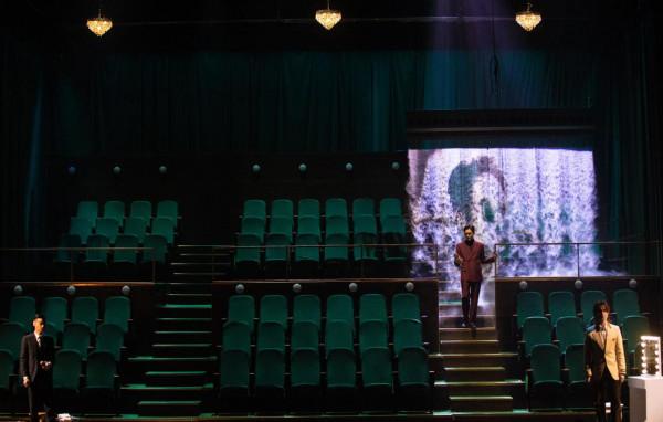 哥哥成團，1人借兄弟躺贏，1人靠兄弟逆襲，1人輸在兄弟“多情”