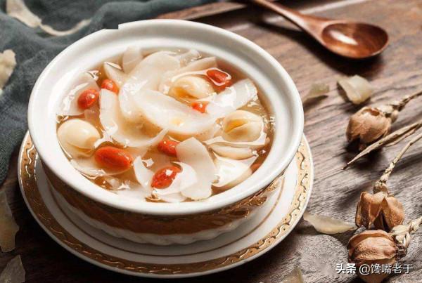 入冬後，如果條件允許，女人要多吃這6樣食物，面如桃花顯年輕