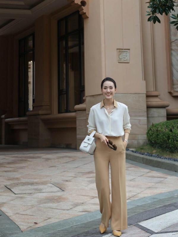 這才是40+大女人的穿衣典範,不顯老不扮嫩,chic精緻又高階 這才是40+大女人的穿衣典範,不顯老不扮嫩,chic精緻又高階