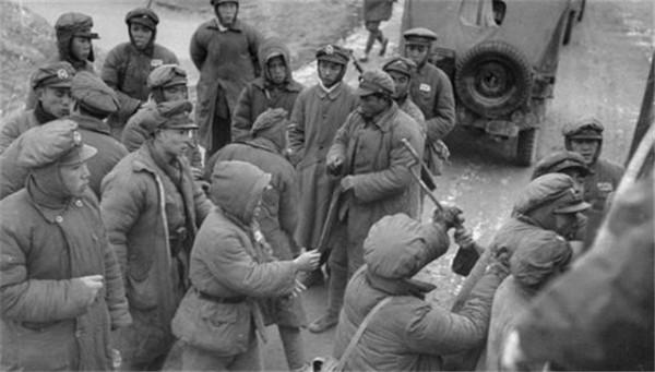 解放軍9名偵察兵喬裝巡邏隊,巧用口令直搗敵巢,活捉國民黨師長 解放軍9名偵察兵喬裝巡邏隊,巧用口令直搗敵巢,活捉國民黨師長