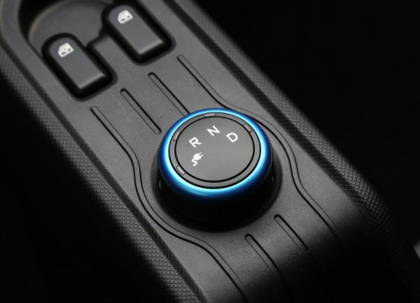 工薪族買車越經濟越好，這三款車都是自動擋，保養便宜還耐用