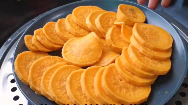 秋日忌寒涼,多吃3紅3白,少吃2綠,潤肺去秋燥,一家老小身體棒 秋日忌寒涼,多吃3紅3白,少吃2綠,潤肺去秋燥,一家老小身體棒