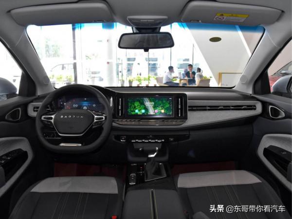 MPV大空間SUV的透過性,有7座,油耗7.4L,實拍新寶駿RM-5 MPV大空間SUV的透過性,有7座,油耗7.4L,實拍新寶駿RM-5