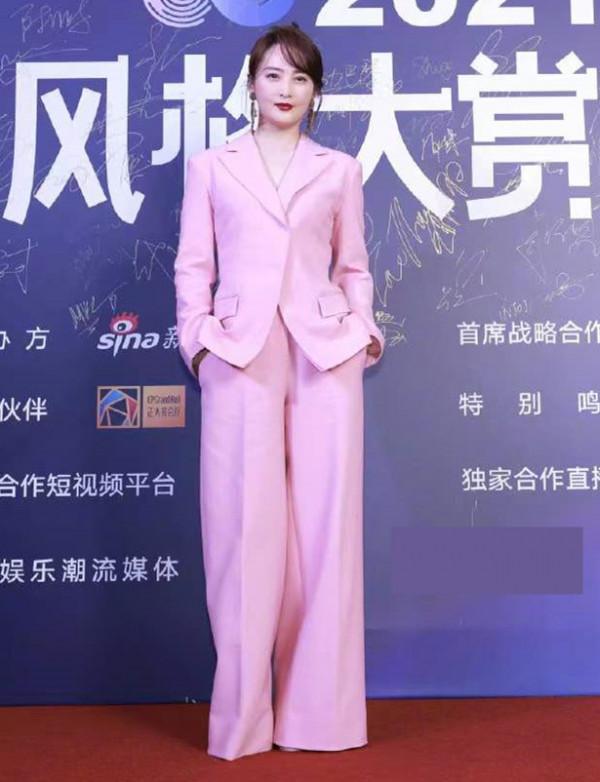 紅毯造型，姚安娜瘦一圈專注中性風，蔣勤勤西裝利落撞臉陳建斌