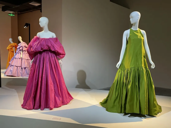 當時裝與藝術碰撞——VALENTINO「再·詮釋」展覽 當時裝與藝術碰撞——VALENTINO「再·詮釋」展覽