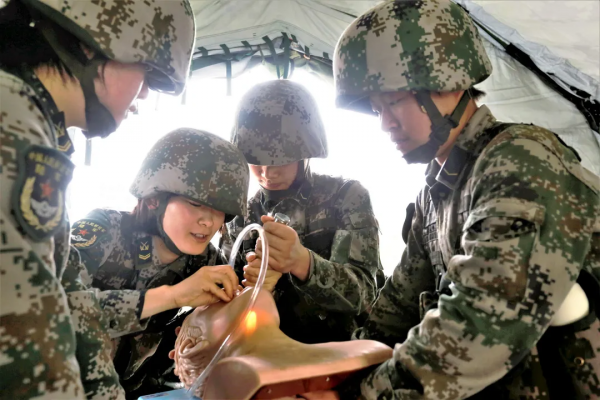 第71集團軍某旅女上士吳培：衛勤一線礪精兵！