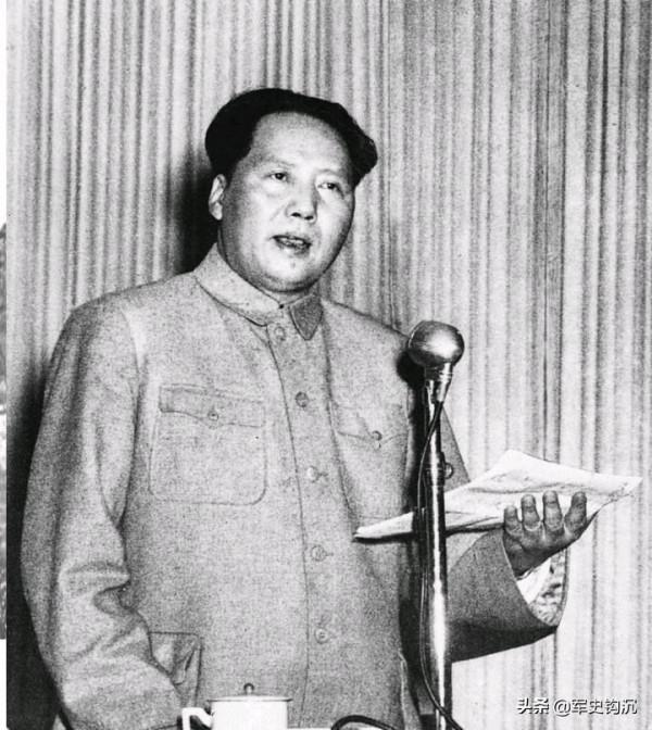 我軍突破長江,蔣介石劃江而治美夢破滅,毛主席:緝拿匪首蔣介石 我軍突破長江,蔣介石劃江而治美夢破滅,毛主席:緝拿匪首蔣介石