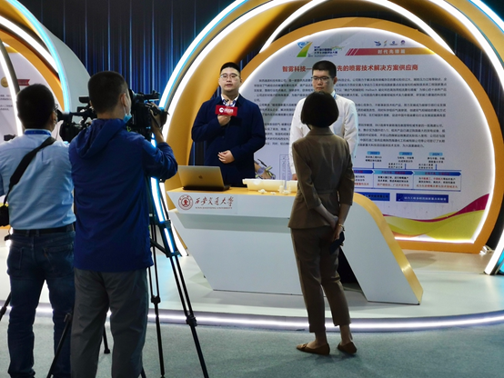 全國金獎！國際首創！交大本科生打破國外封鎖，作品向孫春蘭副總理展示！