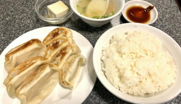 女生不除毛就是沒禮貌?吃餃子要配白飯?5個特別的「日本文化」 女生不除毛就是沒禮貌?吃餃子要配白飯?5個特別的「日本文化」