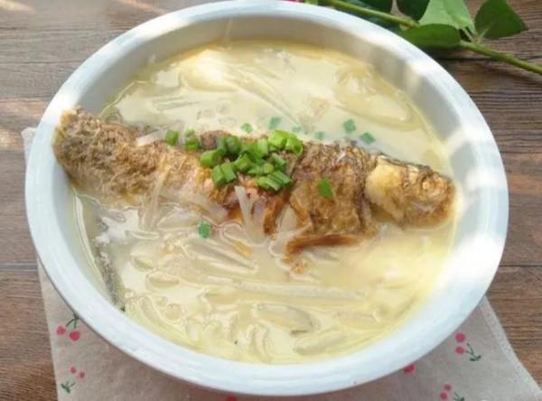 寒冷的冬天不妨試試這10款魚湯，簡單鮮美口味多，保健養生易消化