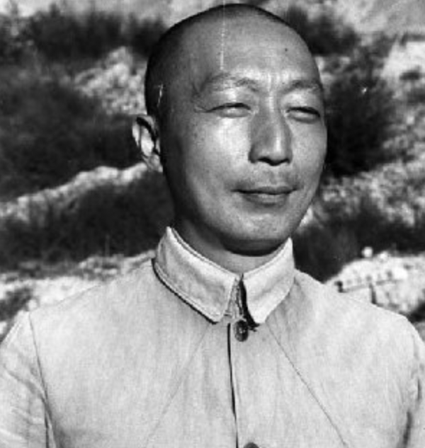 1948年毛主席遭精準轟炸,隨後司務長身首異處,一封電報揪出真兇 1948年毛主席遭精準轟炸,隨後司務長身首異處,一封電報揪出真兇