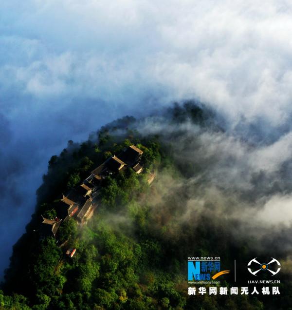 雲山霧海雞峰山 雲山霧海雞峰山