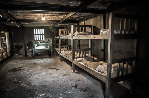 1949年,渣滓洞大屠殺,掃射未死她跳進尿池,卻成唯一倖存女戰士 1949年,渣滓洞大屠殺,掃射未死她跳進尿池,卻成唯一倖存女戰士