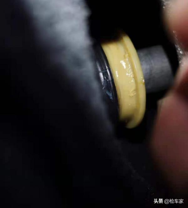 55萬買臺二手賓士S320充排場，生意人的精明？網友：車上才是贏家