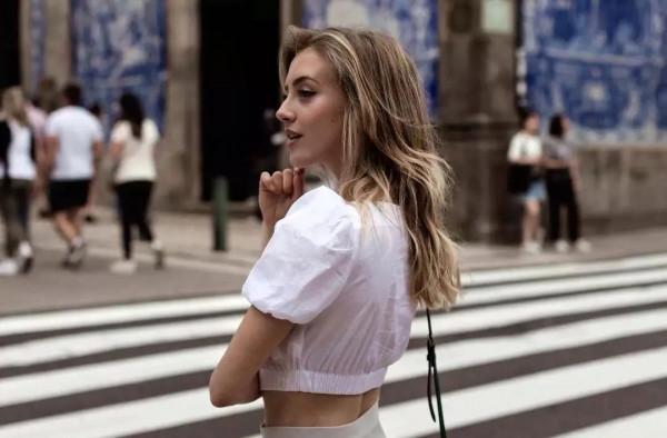 穿衣榜樣｜時尚博主Sarah Mikaela的高質量成長記