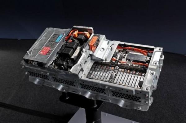 深度解碼比亞迪刀片電池，這黑科技比張飛的臉還黑