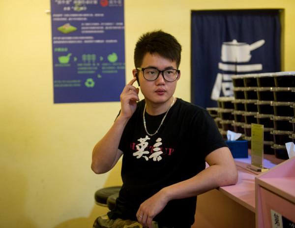 北大碩士畢業賣米粉？被董明珠罵浪費資源的張天一，如今咋樣了？