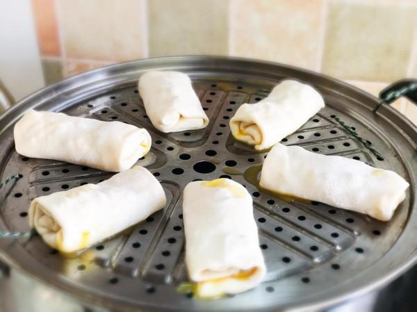 冬季，不可錯過的一道暖胃早餐，一卷一蒸很簡單，老人孩子都喜歡