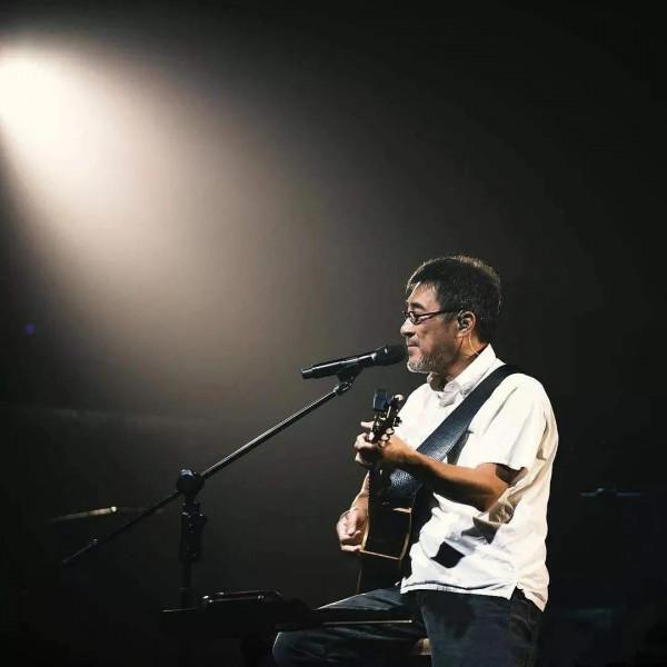 四十不惑，再聽山丘，高中聚會還剩下多少感情？