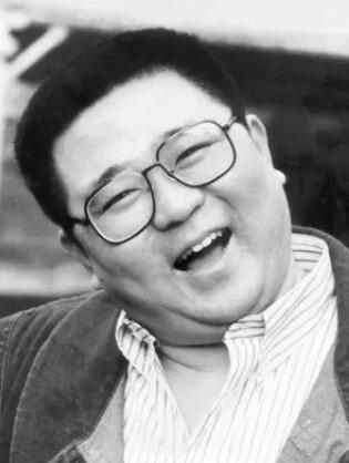 “胖星”梁冠華：曾因胖而自卑，今生最愛的是妻子