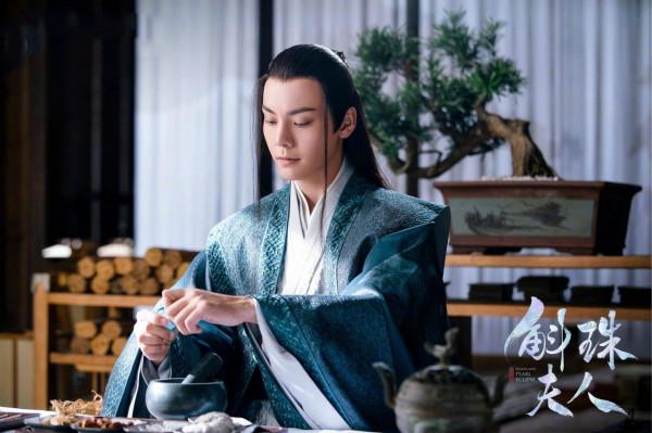 《斛珠夫人》首播，“小海市”靈氣十足，楊冪陳偉霆卻被嘲諷