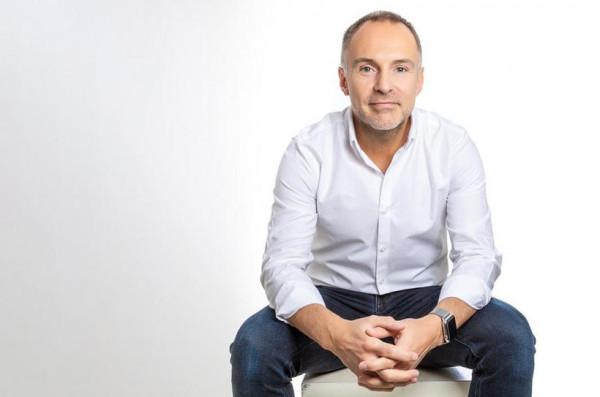 行業每日要聞1011:首次!北京極狐開業、蜂巢上榜、日本建晶片廠 行業每日要聞1011:首次!北京極狐開業、蜂巢上榜、日本建晶片廠