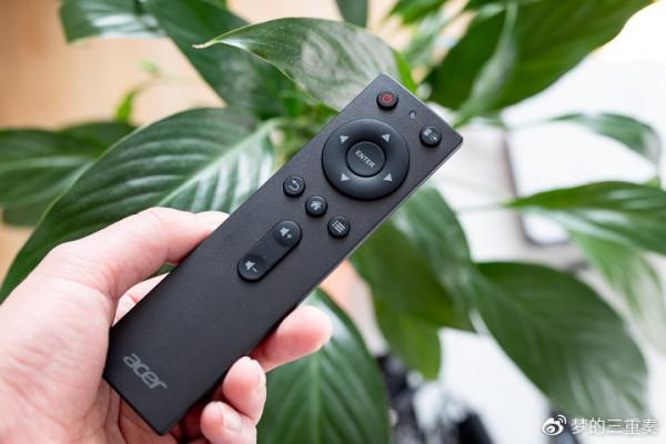 能裝進揹包的“家庭影院”，宏碁 PV11a 掌上投影儀分享體驗