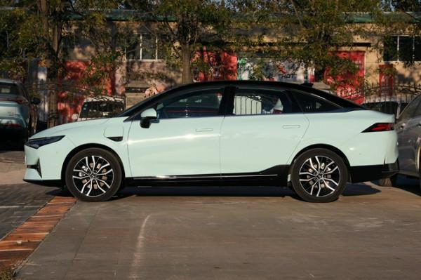 不用非得買房車 這幾款原廠車型就能帶你去玩去野