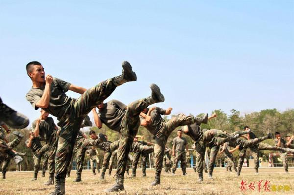 回首2021奮鬥征程,感受來自軍營的高燃時刻 回首2021奮鬥征程,感受來自軍營的高燃時刻