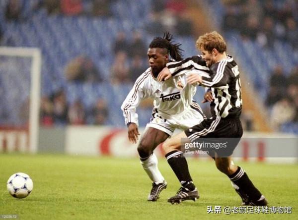 22歲兩奪歐冠，因荷蘭隊內訌失去皇馬主力位置，2400萬歐加盟國米