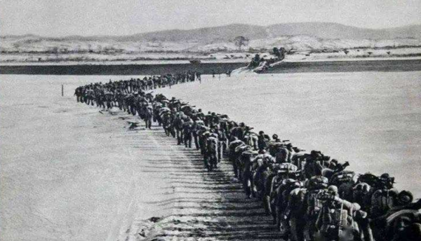 澳軍自認為天下無敵，1000人與我軍30人廝殺，結果被打出心理陰影