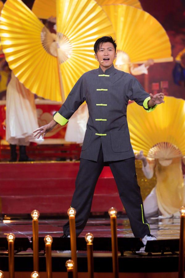 央視國慶晚會眾星亮相,他們的造型成亮點,國風元素最搶眼 央視國慶晚會眾星亮相,他們的造型成亮點,國風元素最搶眼