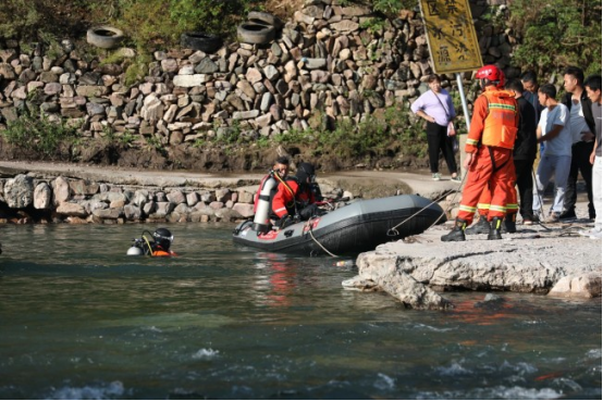 中華晚報 | 國慶升旗儀式在天安門廣場舉行、日本火箭發射被緊急叫停、美國發來國慶祝賀......